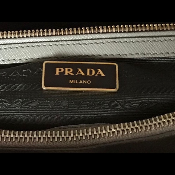 Gray Prada saffiano bag - Picture 8 of 8